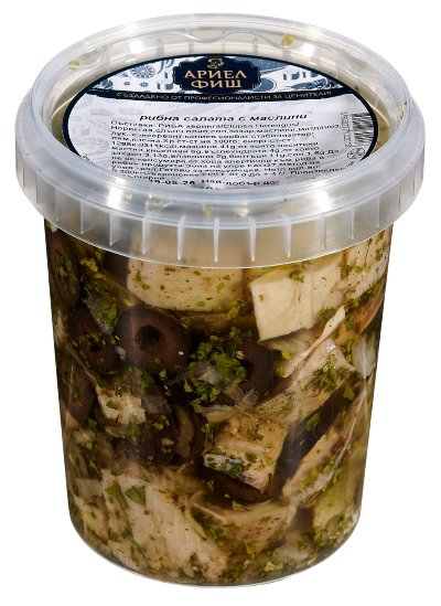 Рибна салата с маслини от свежата витрина